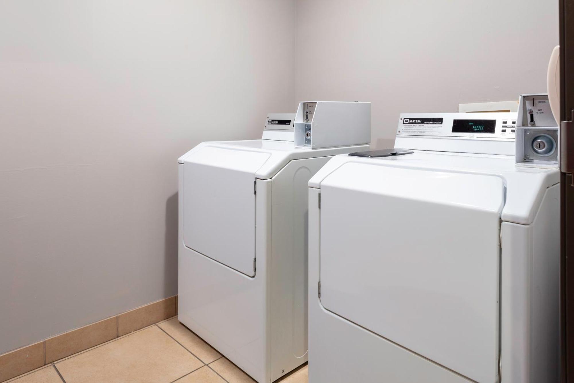 Holiday Inn Express & Suites Roanoke Rapids By Ihg מראה חיצוני תמונה