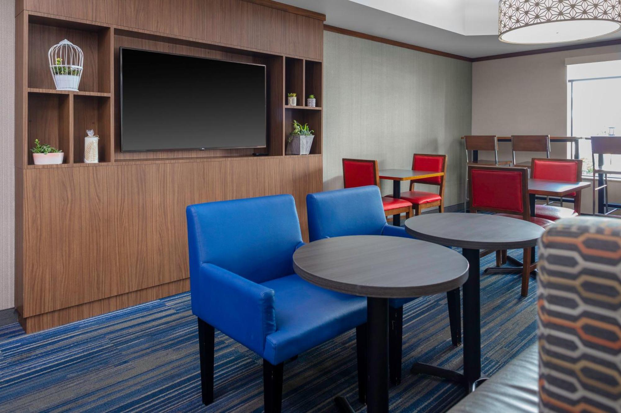 Holiday Inn Express & Suites Roanoke Rapids By Ihg מראה חיצוני תמונה