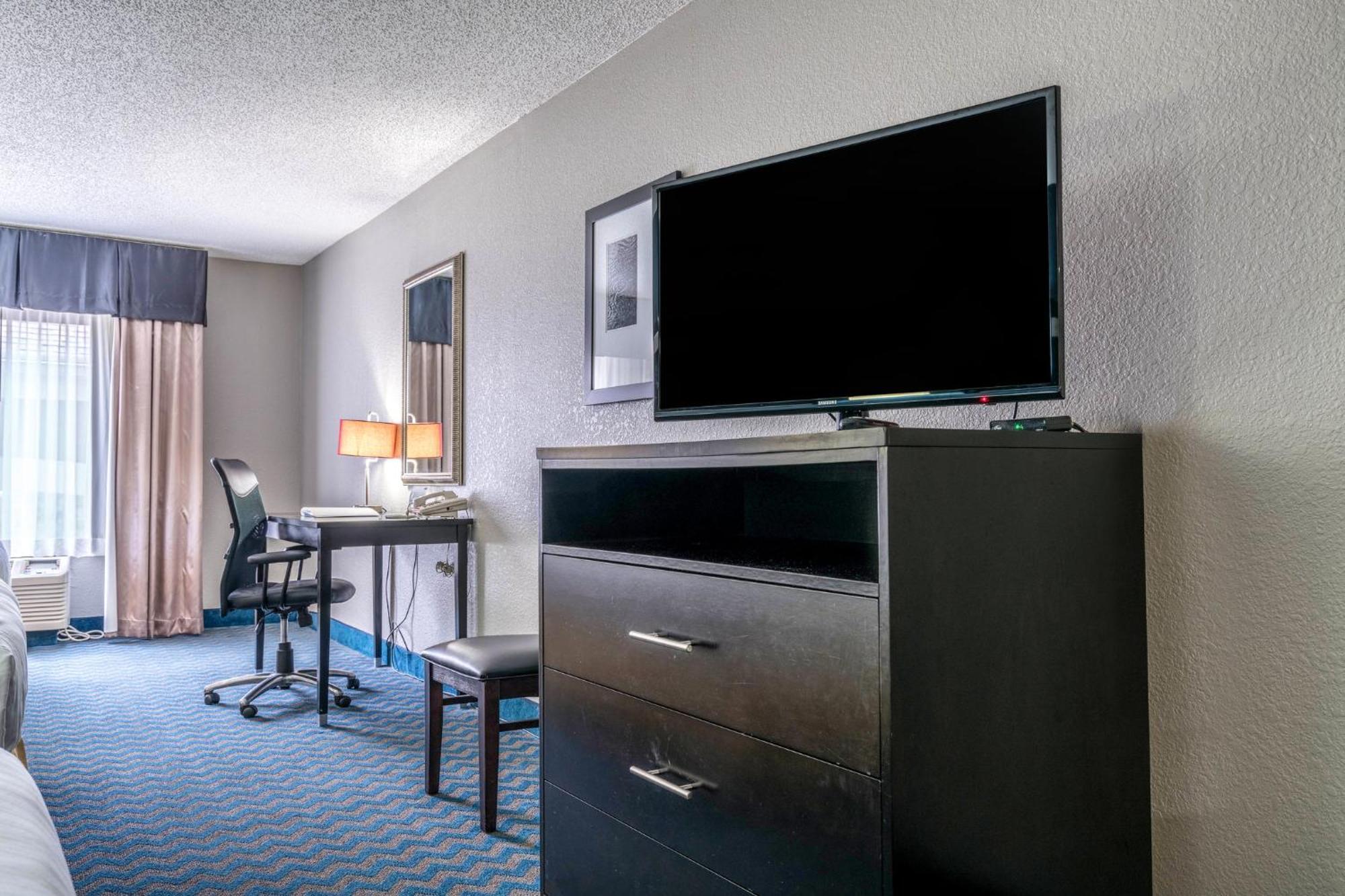 Holiday Inn Express & Suites Roanoke Rapids By Ihg מראה חיצוני תמונה