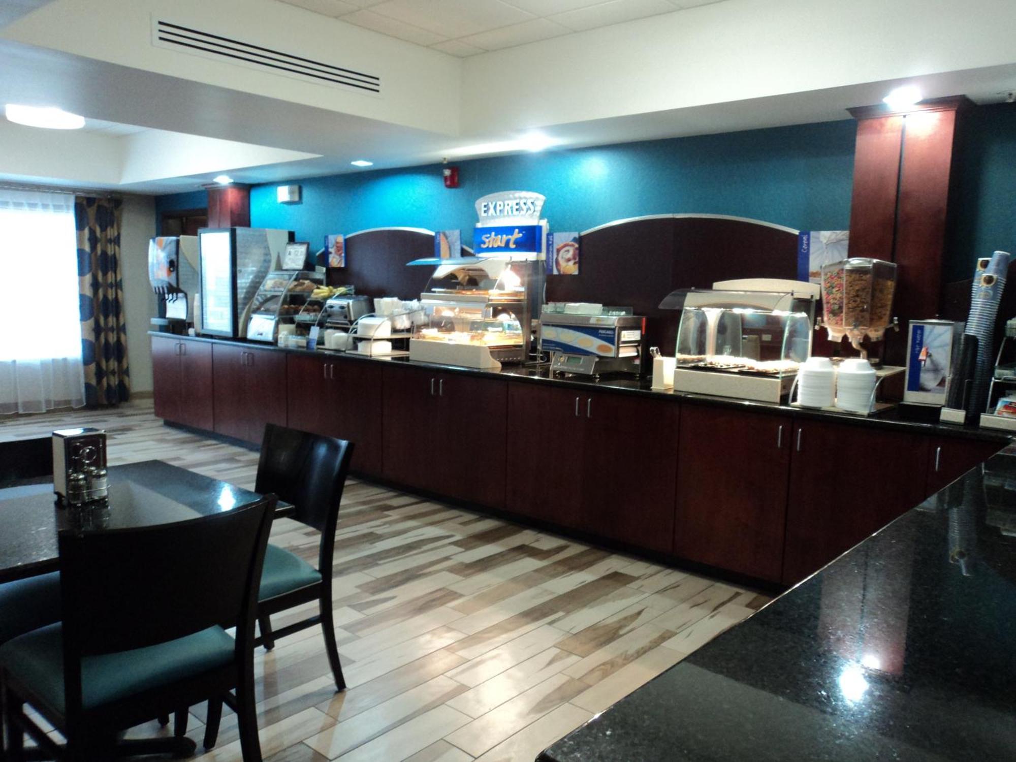 Holiday Inn Express & Suites Roanoke Rapids By Ihg מראה חיצוני תמונה