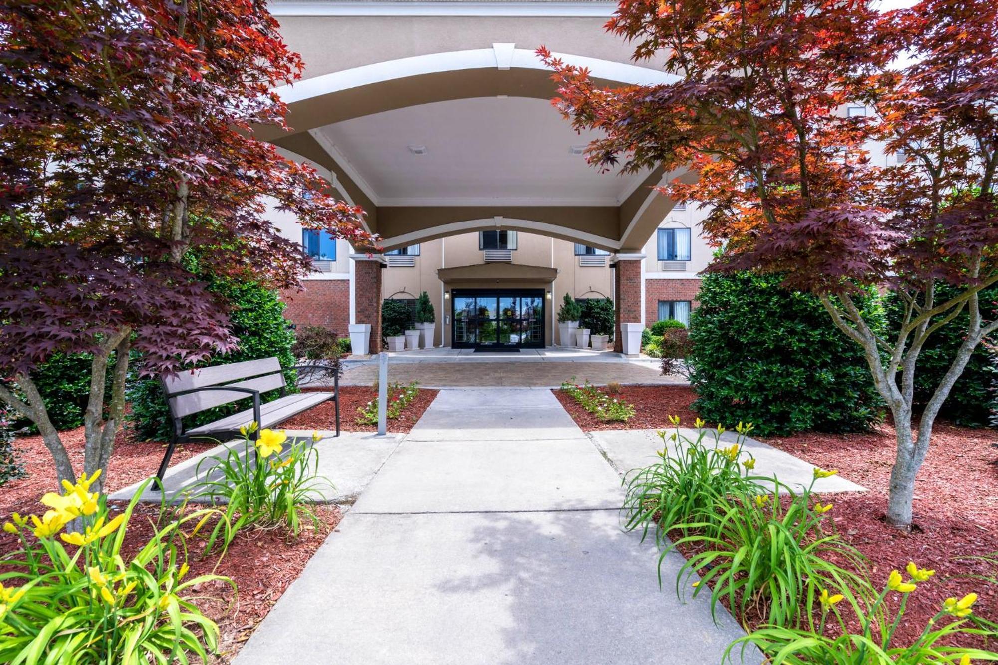 Holiday Inn Express & Suites Roanoke Rapids By Ihg מראה חיצוני תמונה