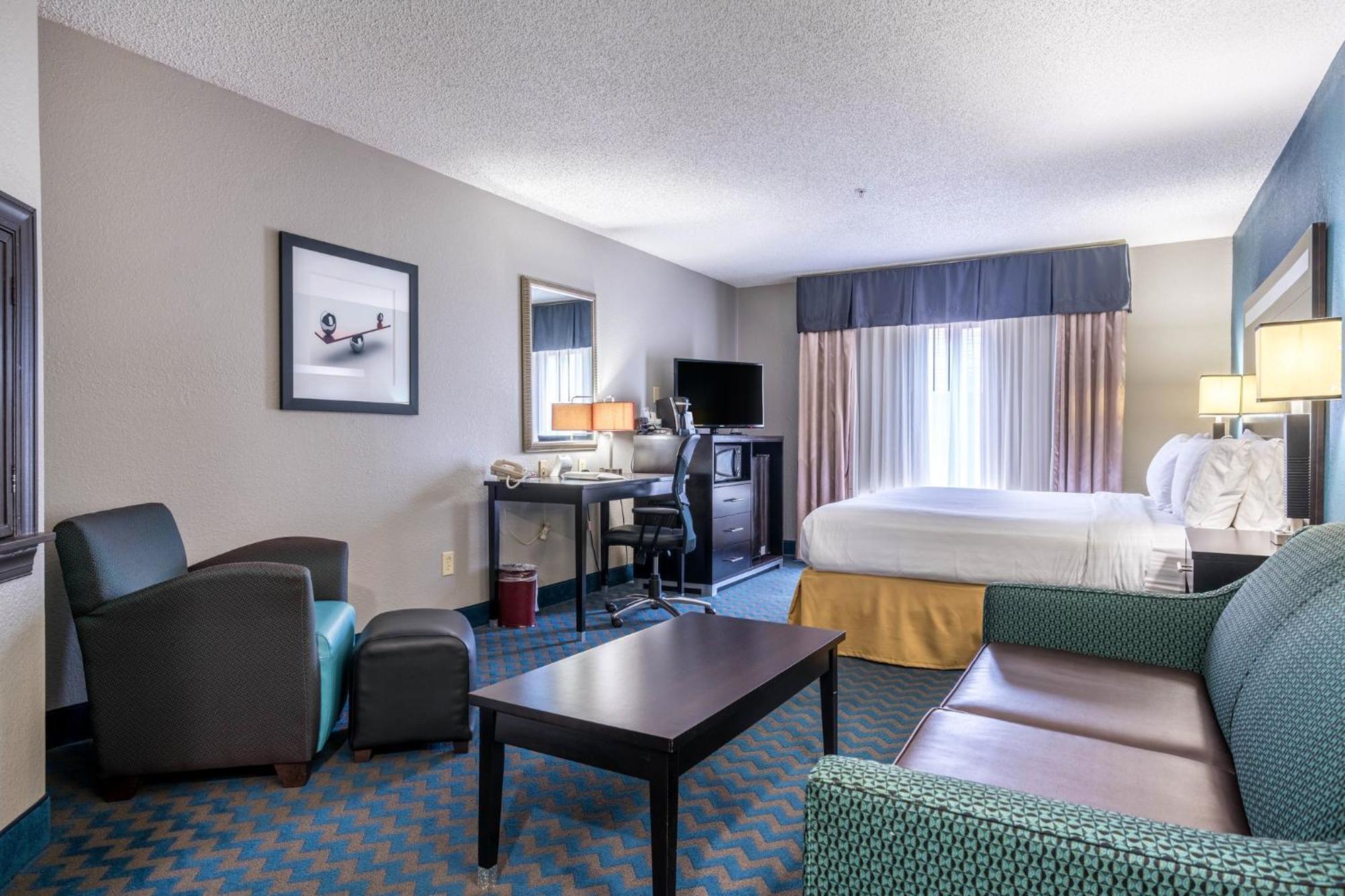 Holiday Inn Express & Suites Roanoke Rapids By Ihg מראה חיצוני תמונה