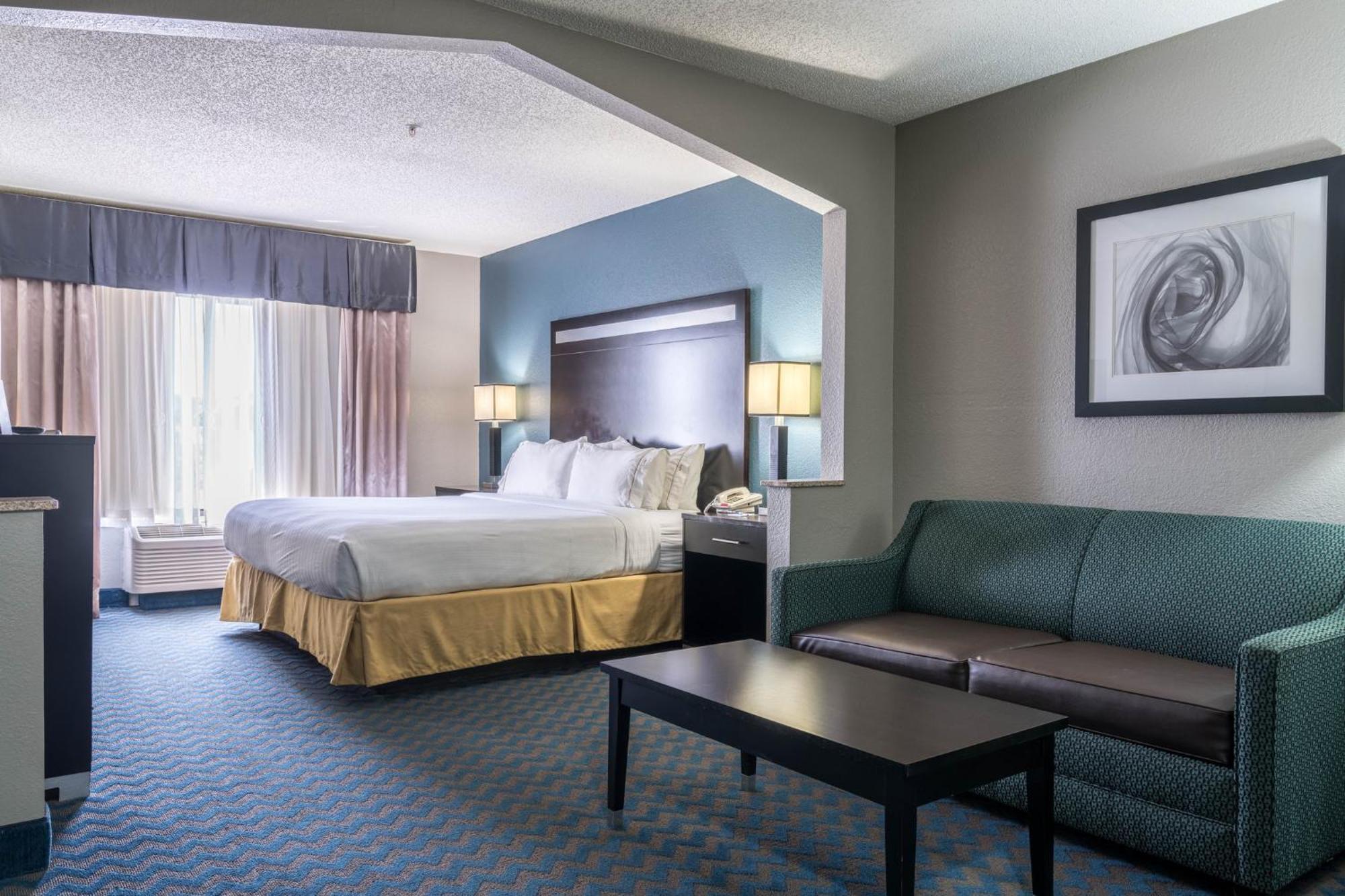 Holiday Inn Express & Suites Roanoke Rapids By Ihg מראה חיצוני תמונה