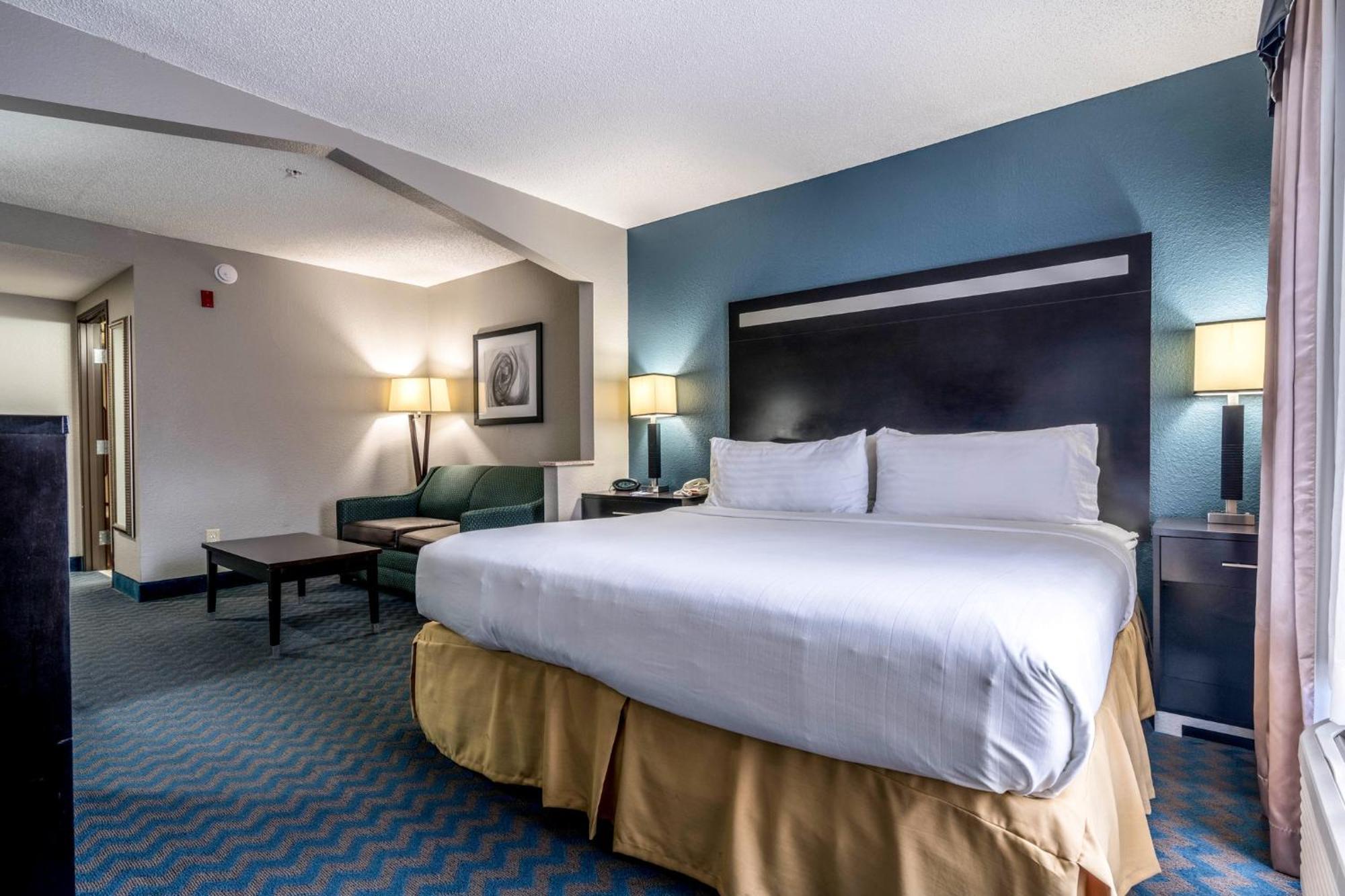 Holiday Inn Express & Suites Roanoke Rapids By Ihg מראה חיצוני תמונה