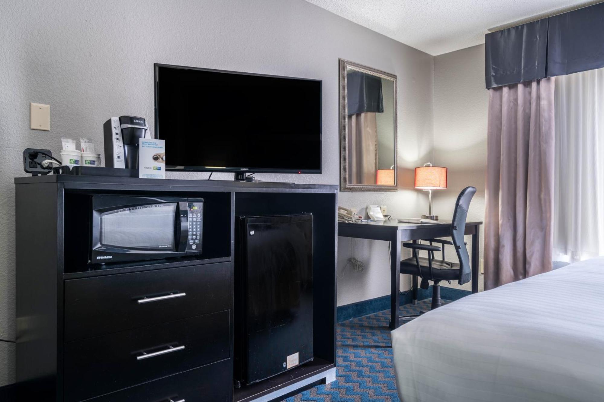 Holiday Inn Express & Suites Roanoke Rapids By Ihg מראה חיצוני תמונה