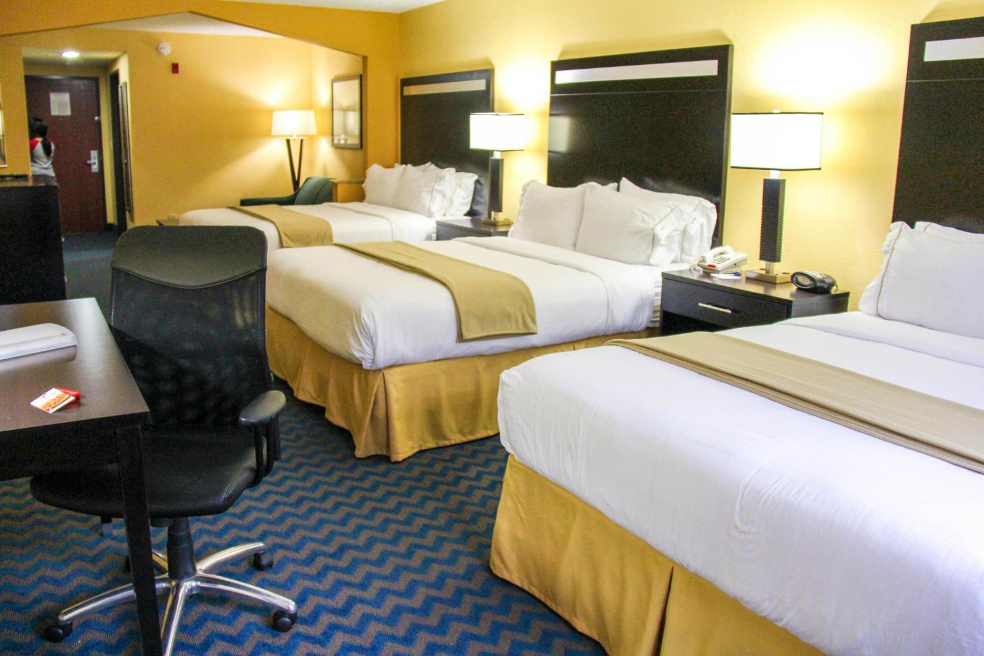Holiday Inn Express & Suites Roanoke Rapids By Ihg מראה חיצוני תמונה